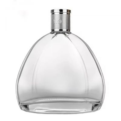Fashionable Luxury Customized Flat and Transparent 700ml Fruit Wine Whiskey Brandy Vodka Spirit Rum XO Glass Bottle With Cap