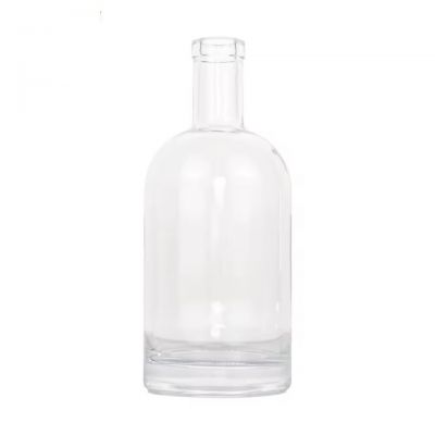 China Manufacturer 750ml Empty Glass Bottle Alcohol Beverage Glass Bottle Vodka Whiskey Juice Liquor Glass Bottle
