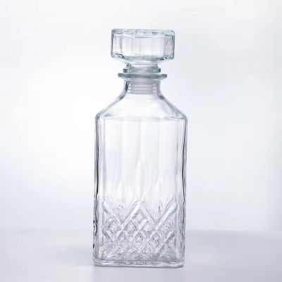 Hot Selling 900ml Whiskey Decanter Set Best Price Glass Decanter Stopper with Thumbsup Directly From China Factory for Tequila