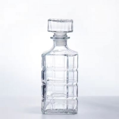 Exquisite Luxury 750ml square Bottomed White Crystal Wine Bottle, sealed with a Crown Cap, Used for Wine and Whiskey
