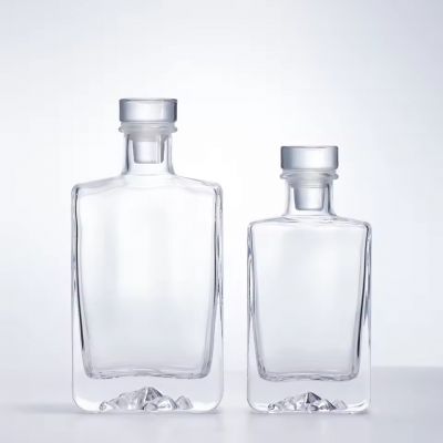Wholesale Square Clear Glass Bottles 100ml 200ml 500ml for Whiskey Vodka Brandy Rum Spirits Flat Shape Rubber Stopper for