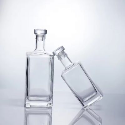 Factory Direct Sale Customizable 250ml 500ml Glass Cap Crystal Tequila Brandy Beverages with Rubber Stopper Seal Carton Packing